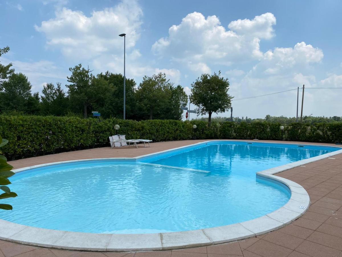 La Lanterna - Appartamenti In Residence Con Piscina Desenzano del Garda Exterior photo